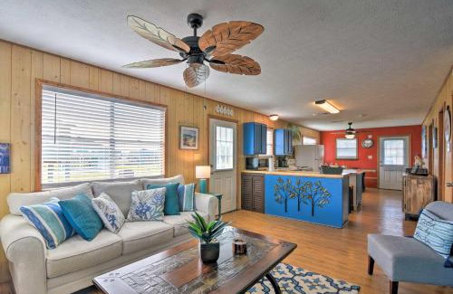 Crystal Beach Casa | Ocean View, Deck Colorful Crystal Beach Home!