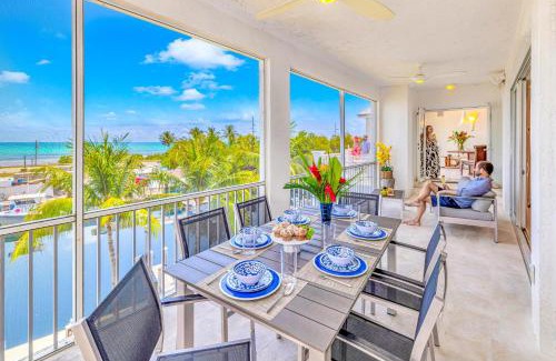 Islamorada Apartamento | Ocean View Duplex Penthouse Retreat amenities: tennis court heated Pool Vista Key One