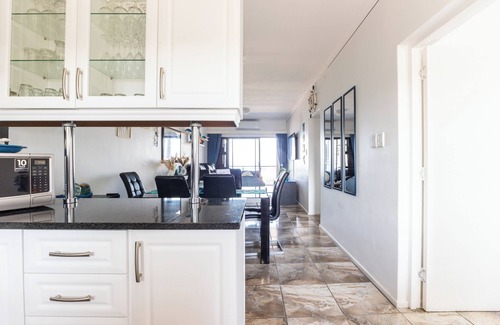 Winklespruit Apartamento | Ocean View Escape 2-bedroom apartment in Kingsburgh with AC and Private Rooftop