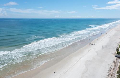 New Smyrna Beach Apartamento | Ocean View Family Penthouse