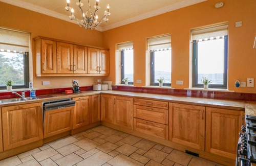 Ardnatrush Cabaña | OCEAN VIEW, family friendly, with open fire in Adrigole, County Cork