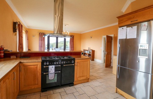 Ardnatrush Cabaña | OCEAN VIEW, family friendly, with open fire in Adrigole, County Cork