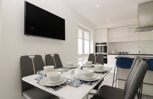 Banff Cabaña | OCEAN VIEW, family friendly, country holiday cottage in Banff