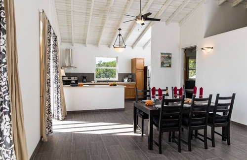 Long Bay Hills Villa | Vista al mar - ÁRBOL DE LLAMA - Villa de 2 dormitorios + piscina privada