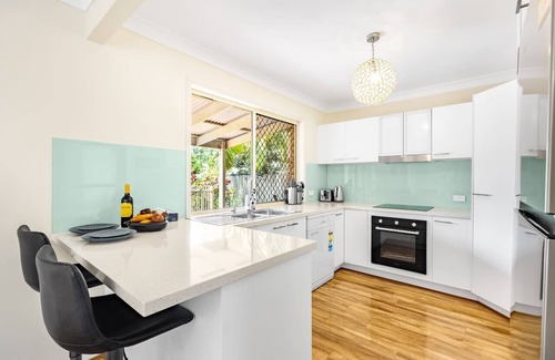 Clontarf Casa | Ocean View From Balcony 5BR Home w/Pool @Redcliffe