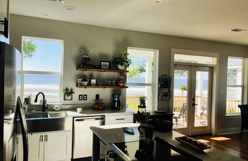Long Beach Casa | WAIT..WHAT..that ocean view from EVERY room? Welcome to The Beach House! 3bd/3ba