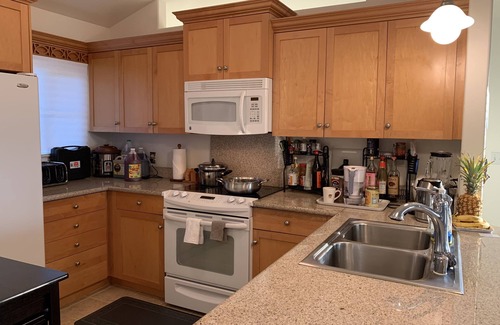 Ko Olina Casa | Ocean view home office