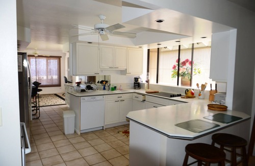 Waialae Iki Ridge Casa | Casa con vista al mar en un vecindario exclusivo