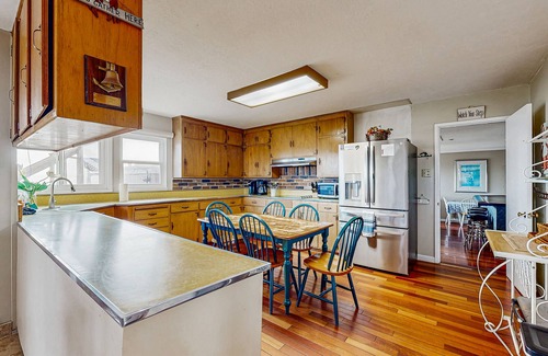 Bodega Bay Casa | Ocean View Home w/ Private Hot Tub, Wood Stove, Large Deck & Yard - 2 Dogs OK