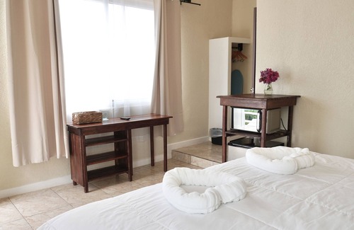 Gravel Bay Hotel | Ocean View Hotel and Restaurant
