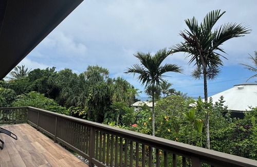 Kehena Beach Estates Casa | Ocean View House with Balcony. Walking Distance to the beach