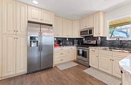 Sunset Cliffs Casa | LOVELY Ocean View Beach House 3BR Sleeps 9