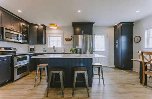 South Nags Head Casa | ★★Ocean View l 4 King Beds l Fully Remodeled Coastal Retreat w/ Modern Comfort★★