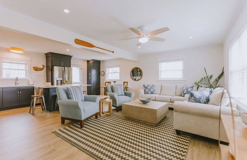 South Nags Head Casa | ★★Ocean View l 4 King Beds l Fully Remodeled Coastal Retreat w/ Modern Comfort★★
