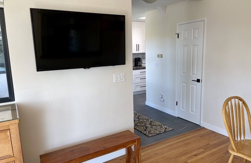 Beach Barber Tract Casa | Ocean View, Light & Bright 2BR/1BA, Walkable to La Jolla Village & Beaches!