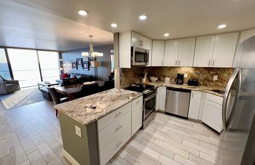North Pacific Beach Condominio | Ocean View Luxury Condo