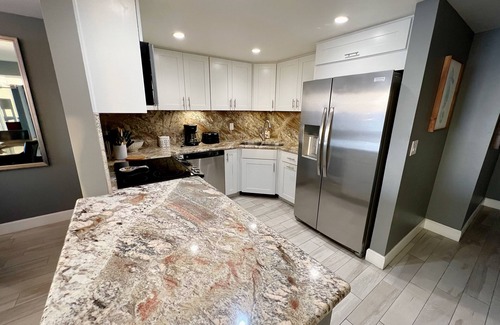 North Pacific Beach Condominio | Ocean View Luxury Condo