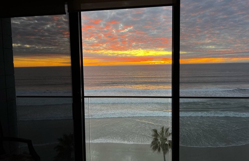 North Pacific Beach Condominio | Ocean View Luxury Condo