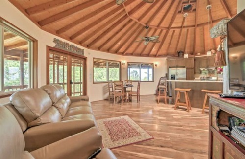 Honomu Casa | Ocean View Mountain Home by Akaka Falls