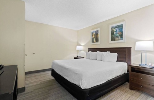 Crescent Beach Complejo | One Bedroom Ocean View Luxury Condo, Myrtle Beach (1772241)