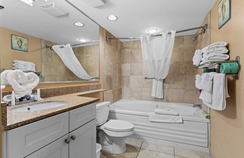 Crescent Beach Complejo | One Bedroom Ocean View Luxury Condo, Myrtle Beach (1772241)