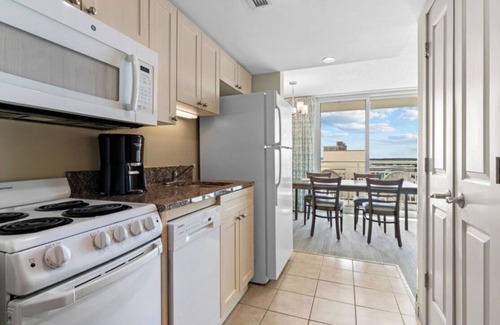 Crescent Beach Complejo | One Bedroom Ocean View Luxury Condo, Myrtle Beach (1772241)