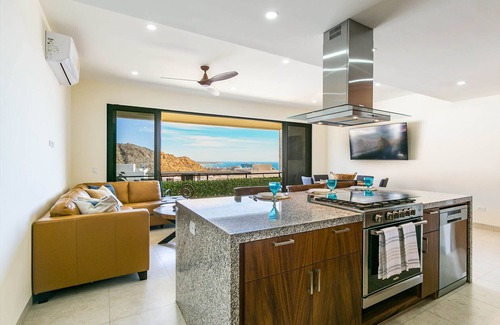 Libertad Apartamento | Ocean-View Oasis: 3-Bed, 2-Bath Home in Cabo San Lucas - Modern Comfort and Stunning Views!