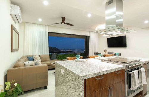 Libertad Apartamento | Ocean-View Oasis: 3-Bed, 2-Bath Home in Cabo San Lucas - Modern Comfort and Stunning Views!
