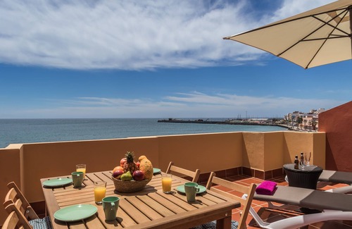 Gran Tarajal Apartamento | Ocean View Penthouse.Primera línea de playa.Inmejorables vistas al mar.Wifi. A/C