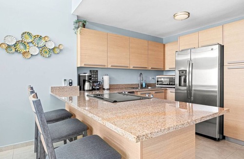 Herreras Condominio | Ocean View Penthouse with pool, beachfront complex