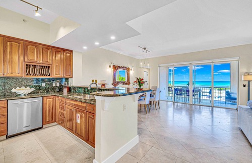 Lower Matecumbe Key Apartamento | Ocean View Penthouse | Retreat amenities: tennis court, heated Pool | Vista Key Two