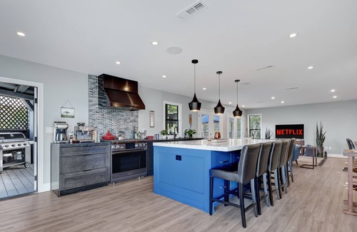 La Jolla Mesa Casa | OCEAN VIEW/Pool/Gourmet Kitchen/Outdoor Oasis near La Jolla! Sleeps 7 People!