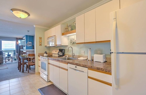 Otter Rock Apartamento | Ocean-View Queen Studio with Private Balcony