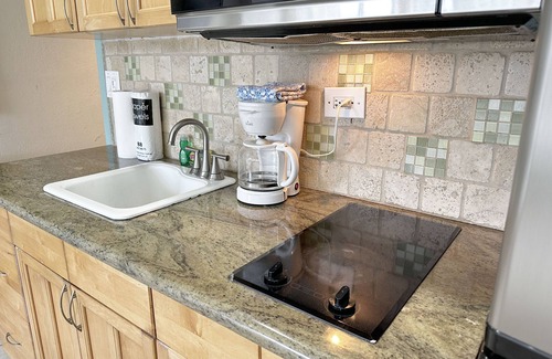 Waikiki Apartamento | Ocean View Queen Studio with Balcony at the Waikiki Grand Hotel® 309