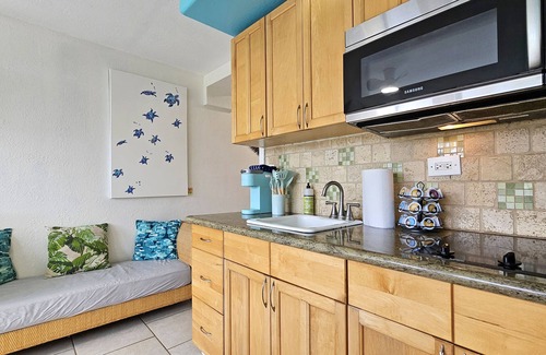Waikiki Apartamento | Ocean View Queen Studio with Balcony at the Waikiki Grand Hotel® 309