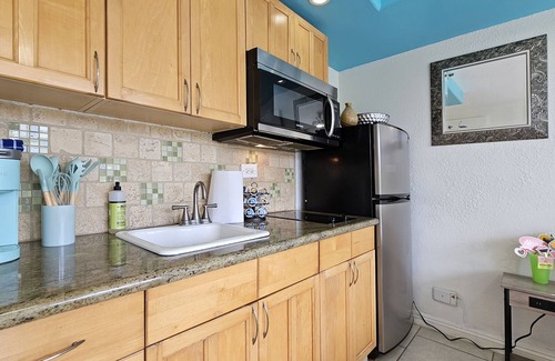 Waikiki Apartamento | Ocean View Queen Studio with Balcony at the Waikiki Grand Hotel® 309