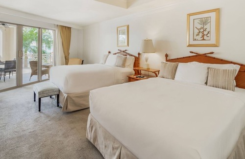 Seven Mile Beach Condominio | Ocean View Residence 301 Located at The Ritz-carlton by Redawning