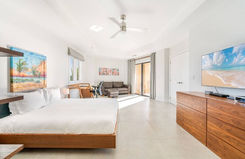 Seven Mile Beach Condominio | Ocean View Residence 501 Located at The Ritz-carlton by Redawning