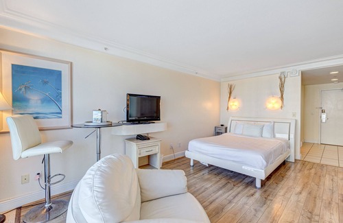 Ortona Park Hotel | Ocean-view resort room with fitness center, beach access, AC, & high-speed WiFi