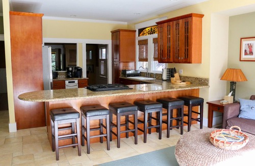 Eastside Santa Cruz Casa | Hawaiian Style Beach House ~ Vista al mar ~ Pasos a la playa ~ Familias bienvenidas