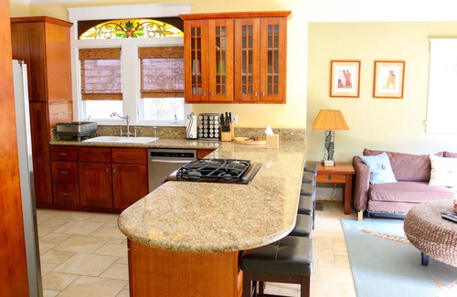 Eastside Santa Cruz Casa | Hawaiian Style Beach House ~ Vista al mar ~ Pasos a la playa ~ Familias bienvenidas