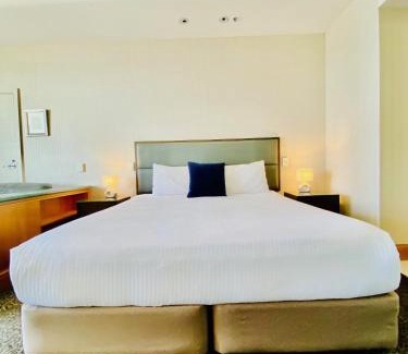 Surfers Paradise Hotel | Ocean View Studio Apartment Surfers Paradise - Free Parking