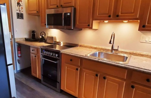 Kaunakakai Casa | Ocean View Suite: with Seating Area and Balcony! Pet-friendly, Outdoor Pool!