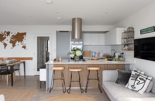 Praa Sands Casa | Ocean View, The Sands - a house that sleeps 6 guests in 3 bedrooms