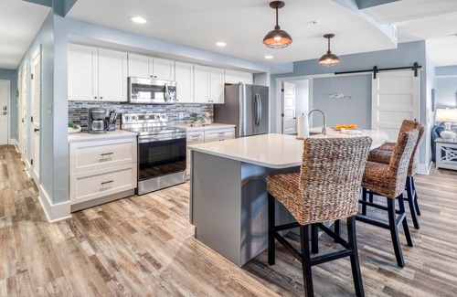 Mexico Beach Condominio | Ocean view, three bedroom, two bath condo in Mexico Beach.