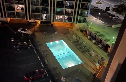 North Ocean City Condominio | Unidad del último piso, hermosa vista al mar, piscina, ascensor, pasos a la playa!