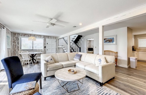 Sea Dunes Casa | Ocean view townhome overlooking pool - Car Free Beach - Sea Dune Green Turtle C-10
