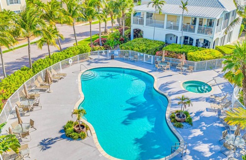 Islamorada Apartamento | Ocean View Two Duplex Penthouses / Retreat amenities: tennis court, heated Pool | Vista Key