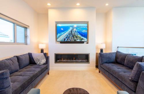 Mission Beach Casa | Ocean view, two-level condo with stunning view, decks, fast WiFi & fireplace