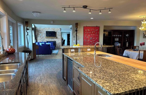 Juan de Fuca Electoral Area Casa | Ocean view use with huge party deck